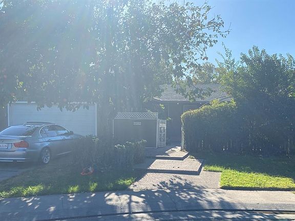 3rd image of 4929 Huntington Ln