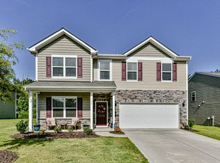 7421 Cedarfield Rd, Charlotte, NC 28227