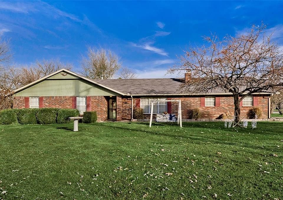 1st image of 627 Garland Pl