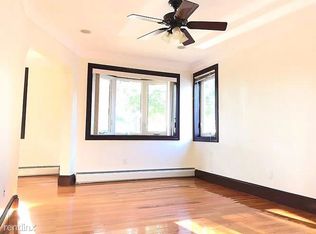 5615 199th St, Flushing, NY 11365