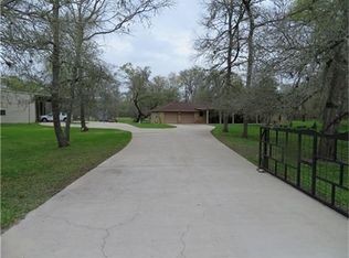 20214 Deer Run Rd, DAMON, TX 77430