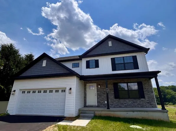 327 W Fritz Ave, Quarryville, PA 17566