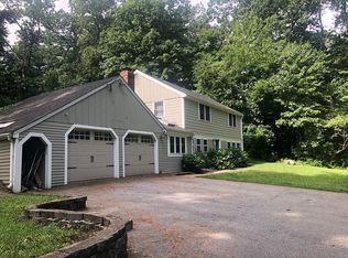 9 Gail St, Topsfield, MA 01983