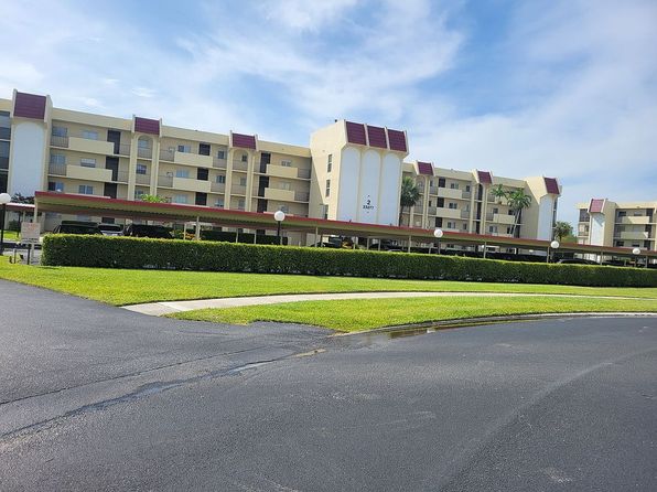 23277 Barwood Ln N APT 107