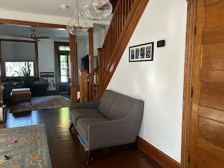 135 E 8th Ave — Photo 8