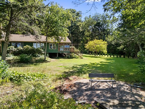4th image of 95 Mapleridge Road