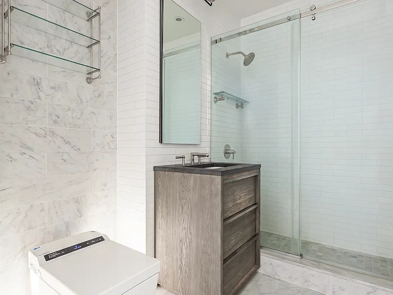 416 W 52nd St #522 — Photo 4