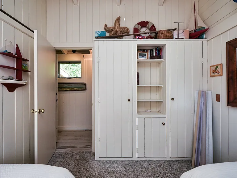 16 Bryan Rd — Photo 22
