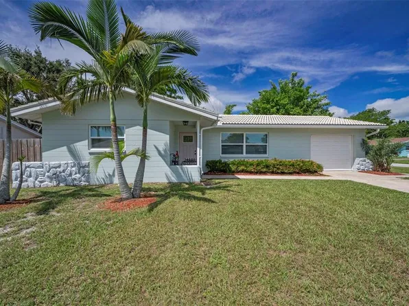 9962 111th St, Seminole, FL 33772