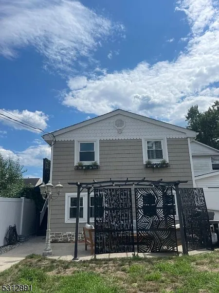 1409 River Rd