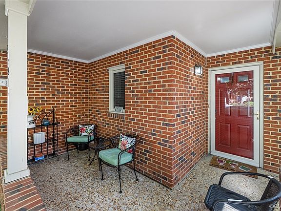 3rd image of 3132 Lake Village Dr