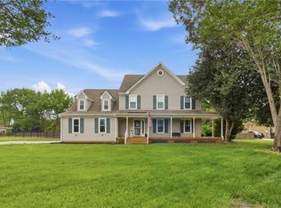 101 Kings Point Dr, Suffolk, VA 23434