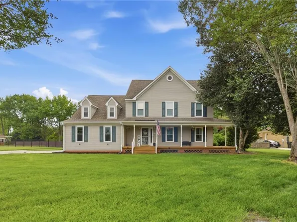 101 Kings Point Dr, Suffolk, VA 23434