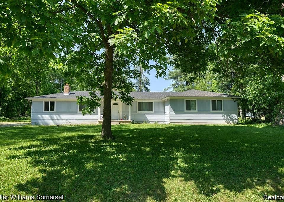 1st image of 558 Green Cove Dr