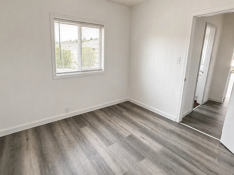 520 Karr Ave — Photo 3