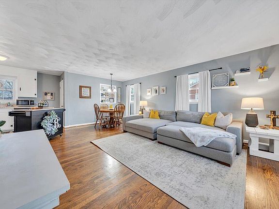 2nd image of 5907 Darby Rd