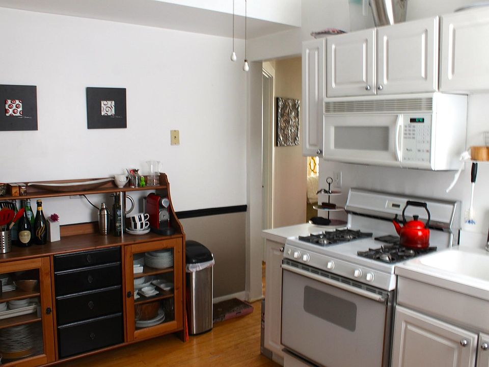 1st image of 1620 W Diversey Pkwy #3