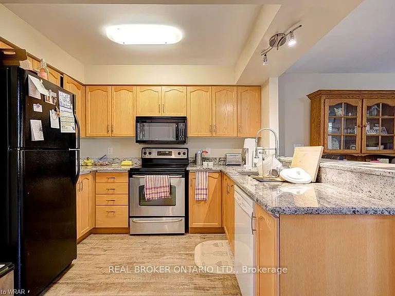 555 Mariner Dr — Photo 10