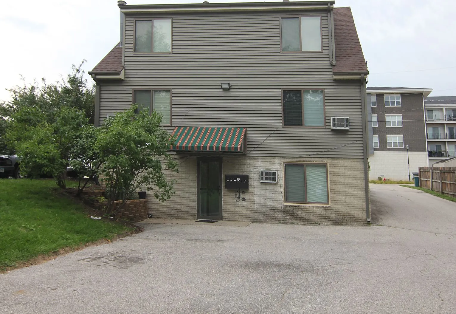 421 6th Ave - Cowhorse — Photo 1