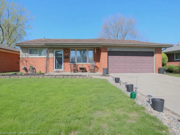 29847 Palomino Dr, Warren, MI 48093