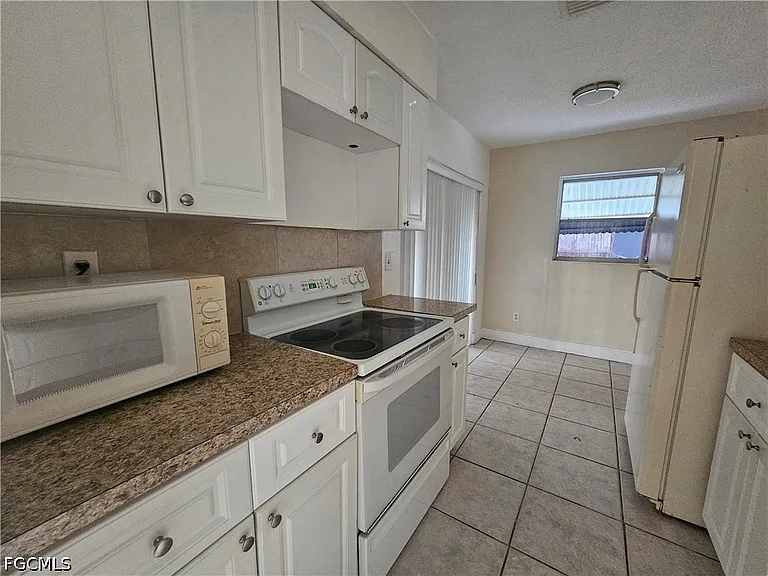 423 Morgan Cir S — Photo 9