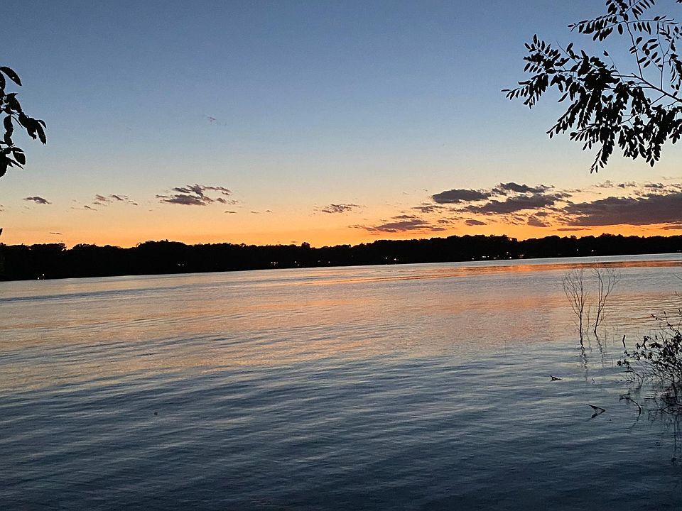 Lakefront view with both sunrise and sunset views.