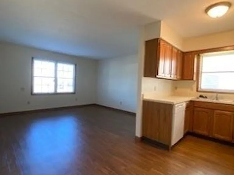 208 Stonewall Ct — Photo 1