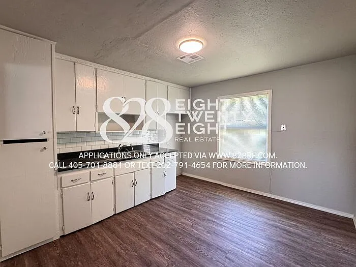 4024 Thomas Ave — Photo 6