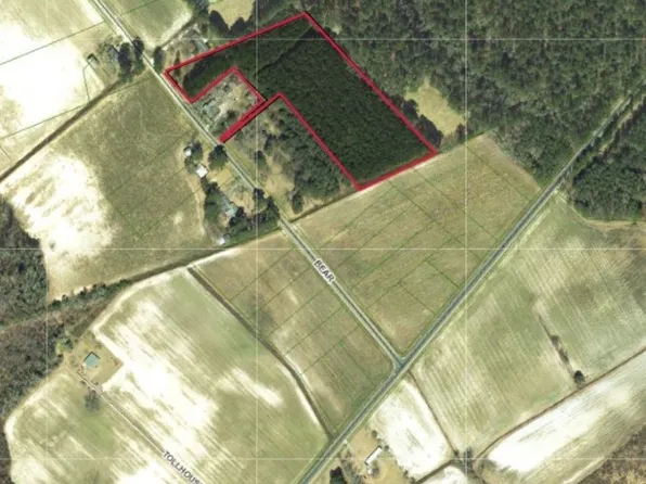 Bear Ln, Lumberton, NC 28360