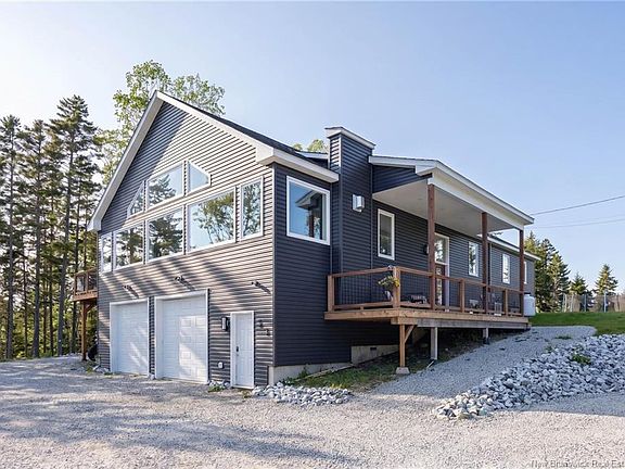 3rd image of 34 Maple Hill Ln