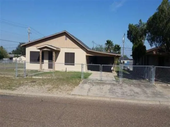 910 Fresno St, Zapata, TX 78076