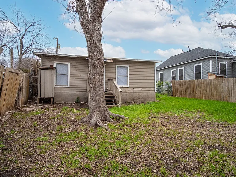 838 Nevada St — Photo 18