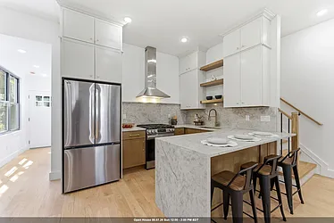 113 Oak Street, #1