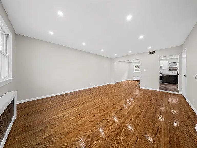 50 College St #1 — Photo 10