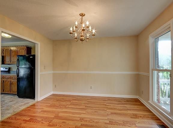5th image of 3110 Larson Ln