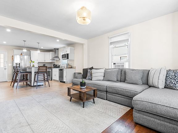 4th image of 64 Brighton Ave