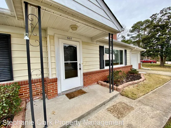 601 Putnam Rd, Virginia Beach, VA 23462