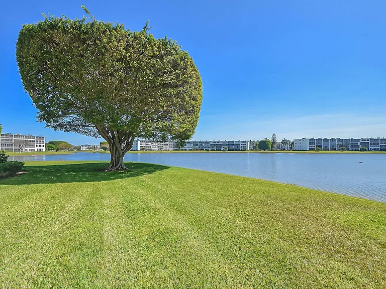 4015 Cornwall Dr #A — Photo 36