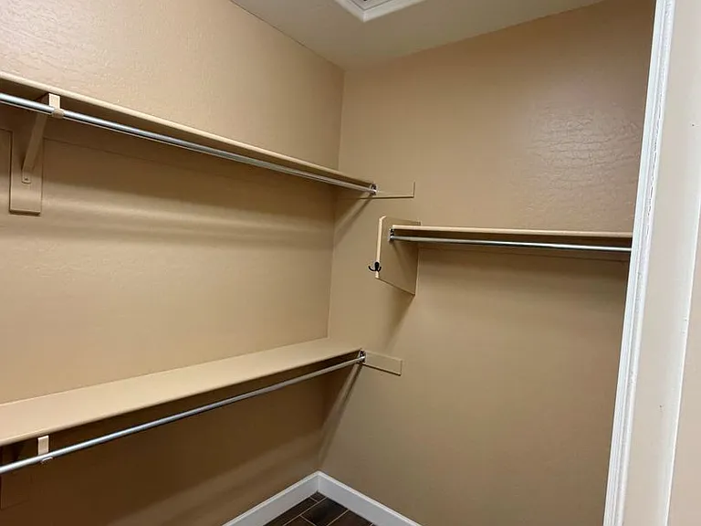2206 Calgary Dr — Photo 17