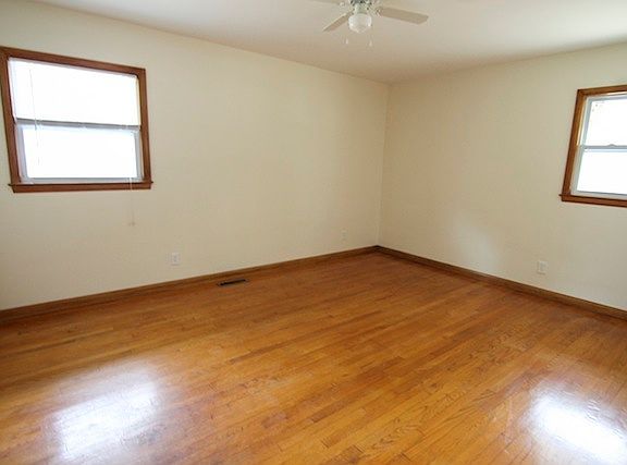 4th image of 12023 W Elmwood Dr
