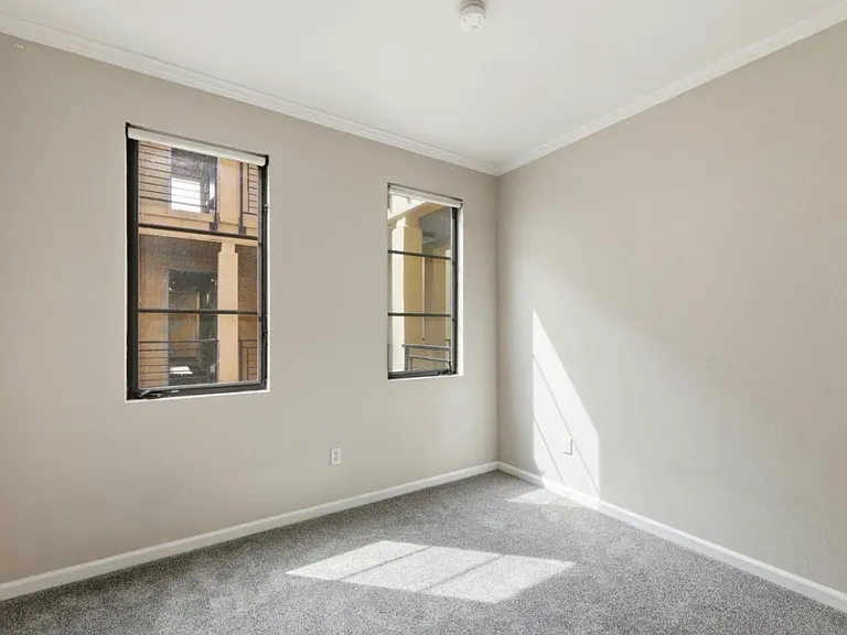 800 N 8th St #220 — Photo 18