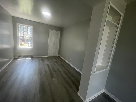 3rd image of 383 Millicent Ave