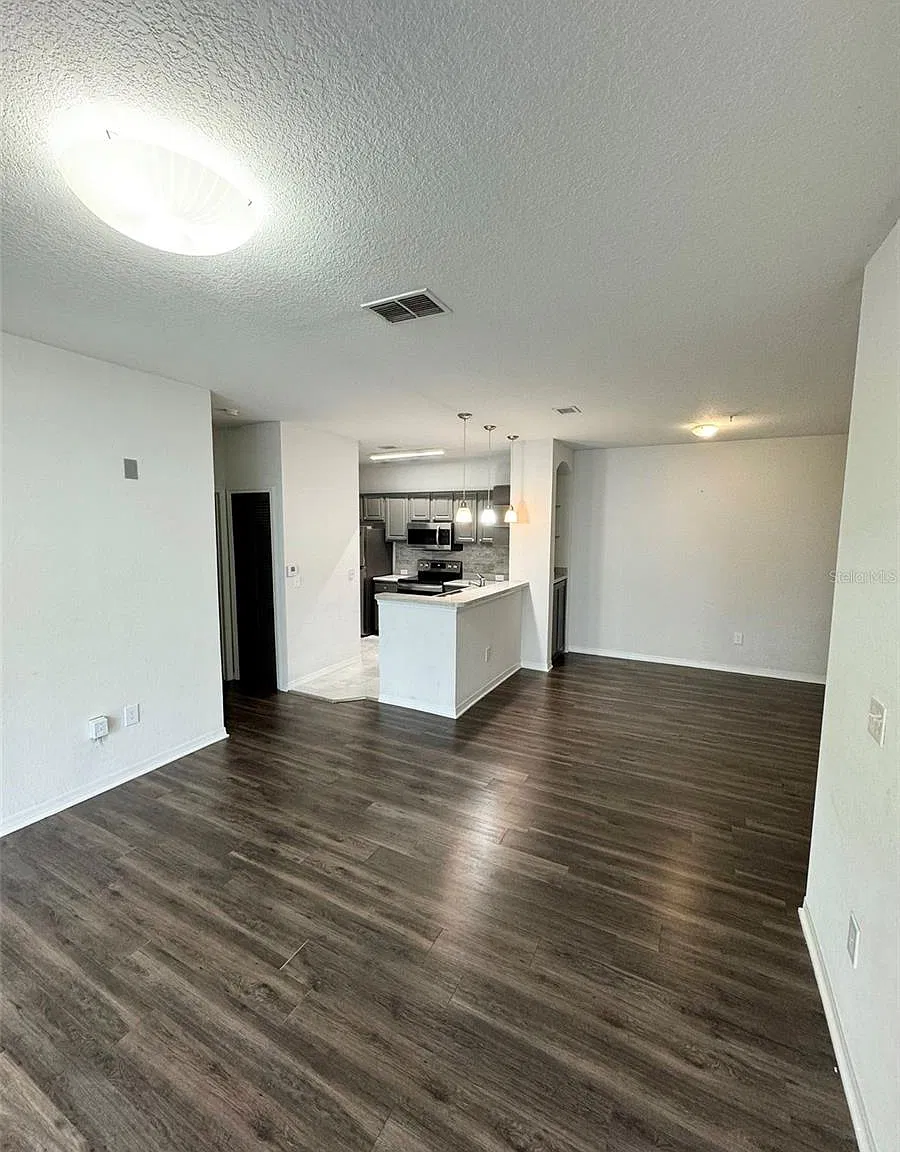 2 bed, 2.0 bath, 1009 sqft, $1,650 — Photo 4