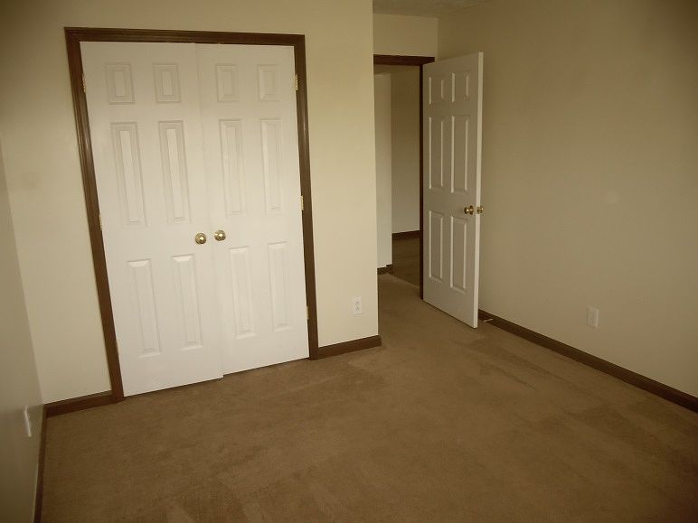 2nd bedroom with double door closet