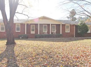 106 Briarwood Rd, Greenwood, SC 29646