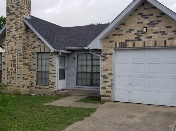6739 Dandelion Dr, Fort Worth, TX 76137