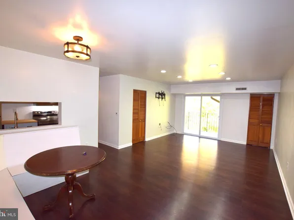 11 Chase Hall, Dover, DE 19904