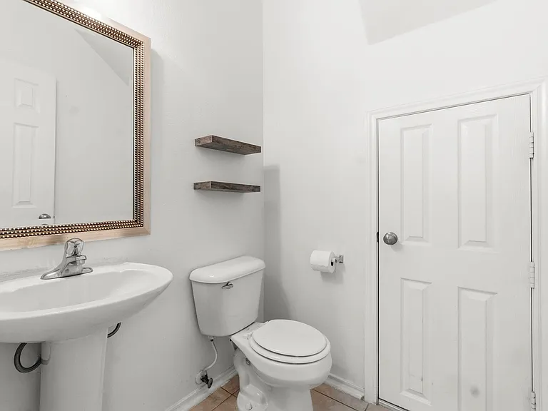 149 E Summerhaze Cir — Photo 7