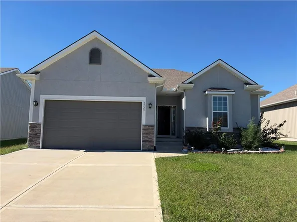 3725 NW Old Stagecoach Rd, Kansas City, MO 64154