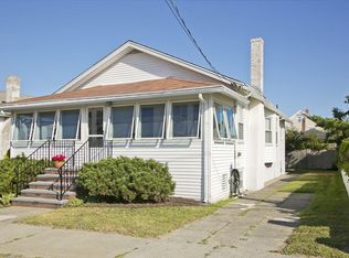 77 E St, Hull, MA 02045